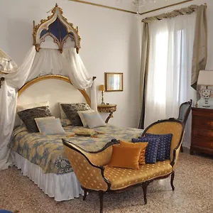  Bed & Breakfast La D'ella